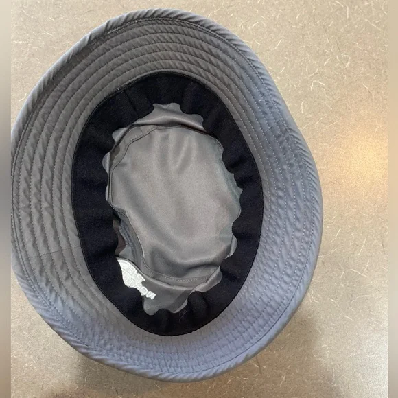 North Face Hat - Picture 4 of 4